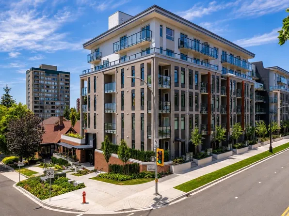 82 1st St #118, New Westminster, BC V3L 2G1