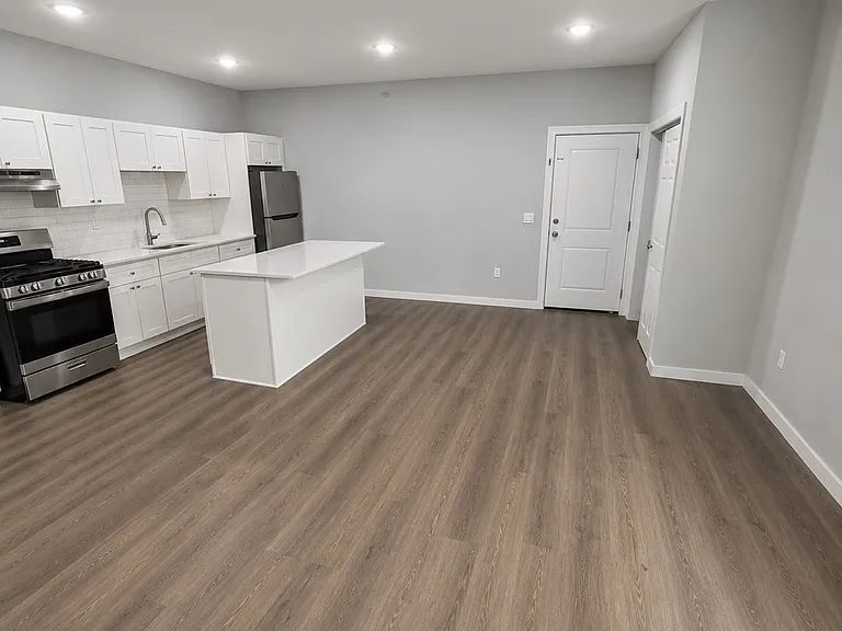 207 Governor St #2 — Photo 5