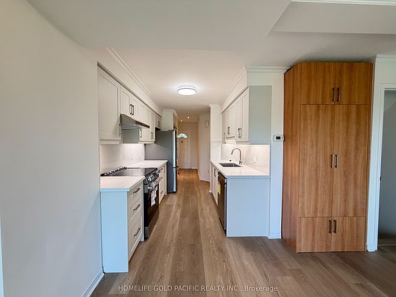 3rd image of 81 Northern Heights Dr #4A
