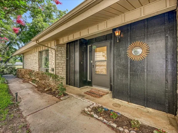 7 Augusta Dr, Meadowlakes, TX 78654