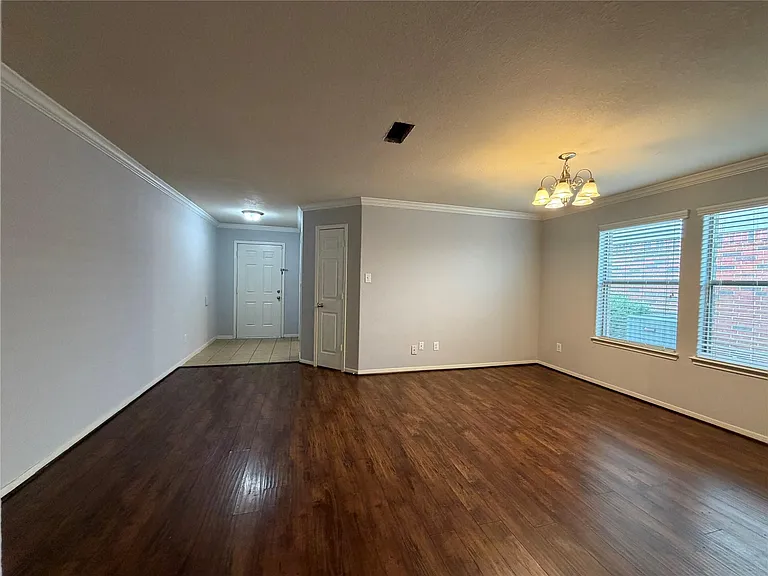 8023 Clover Leaf Dr — Photo 7