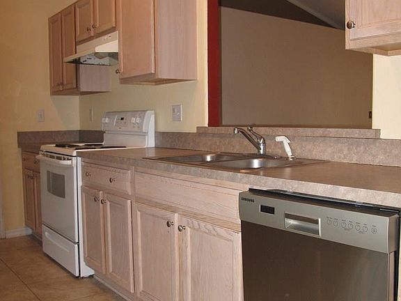 5th image of 14 Pickston Ln