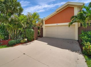 7517 E Sierra Dr E, Boca Raton, FL 33433