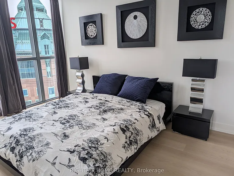 110 Charles St E #2408 — Photo 12