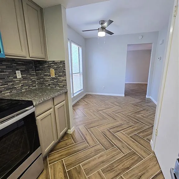 13351 Water Oak Ln #B — Photo 7