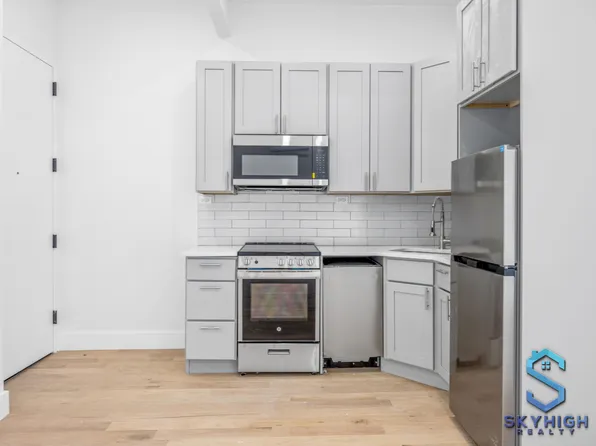 56-34 Myrtle Avenue image 4 of 11