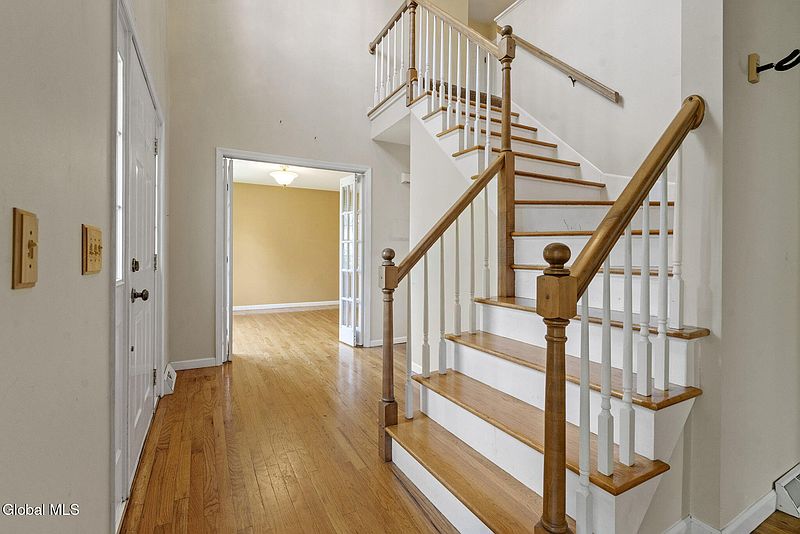 5th image of 11 Schuyler Road