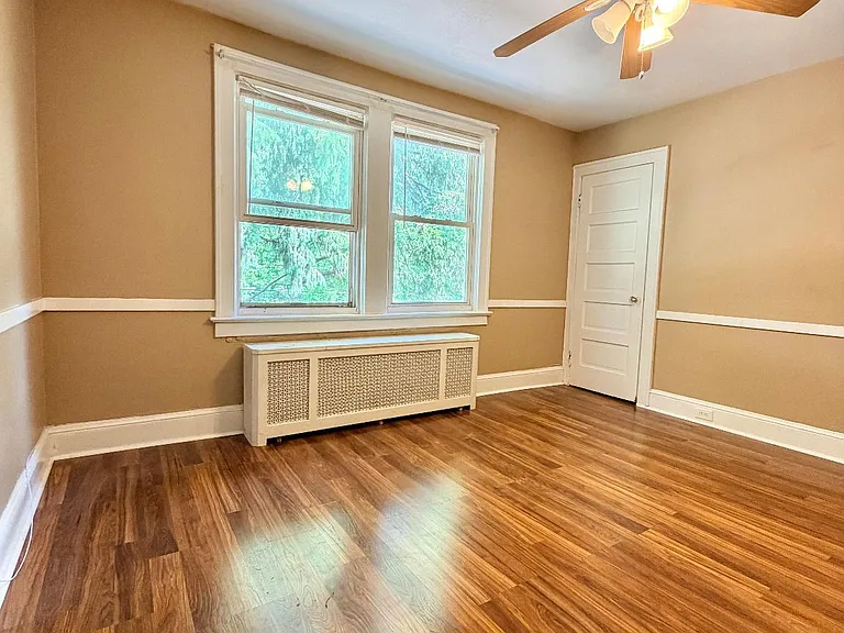 23 Carlton Ave — Photo 12