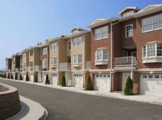 11 Harbor Front Ct, Elizabeth, NJ 07206