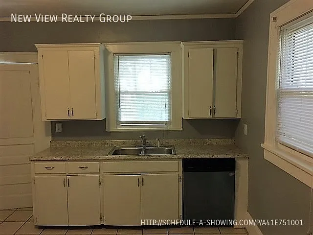 1025 Ambassador St — Photo 10