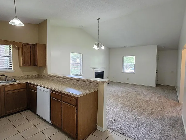 1821 Countrywood Blvd — Photo 3