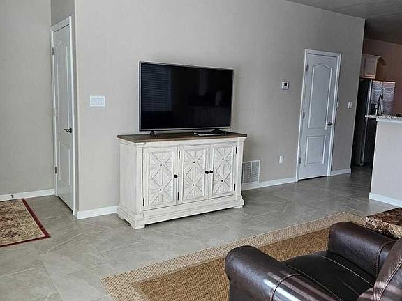 4th image of 1102 Solomons Ct