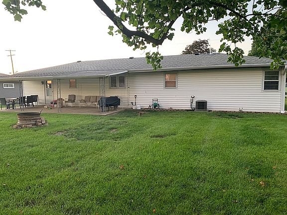 3rd image of 567 W County Road 200 S