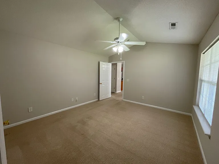 Meridian Park Apartments — Photo 177