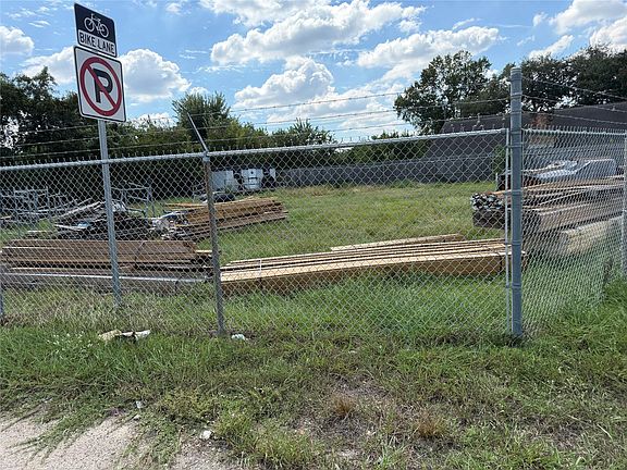 3rd image of 9802 Galveston Rd