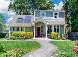 7 Bialla Pl, Halesite, NY 11743