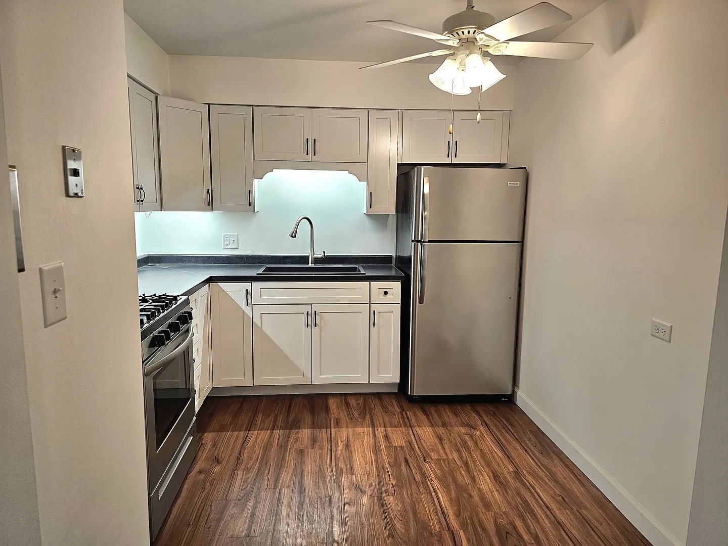 1 bed, 753 sqft, $1,700 — Photo 2