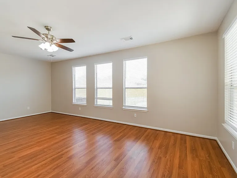 1060 Cabot Cv — Photo 4