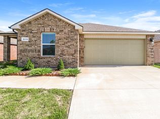 10416 SW 37th St, Mustang, OK 73064