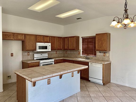 5th image of 3749 W Prospect Avenue