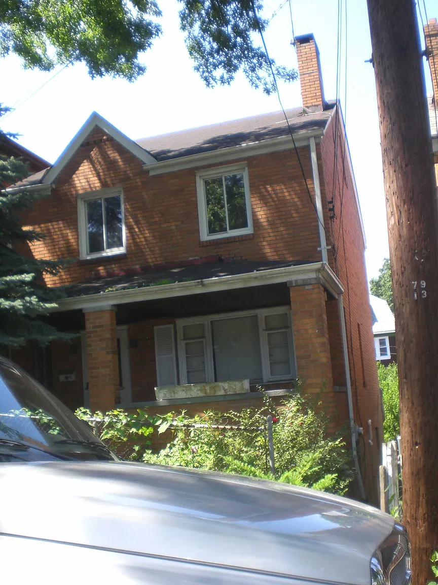 623 Montclair St photo 1