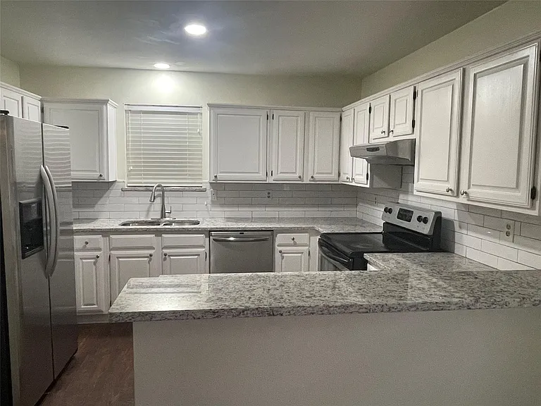 5412 Village Green Dr — Photo 12