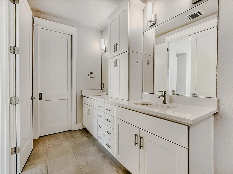5002 Pecan Springs Rd #6 — Photo 25
