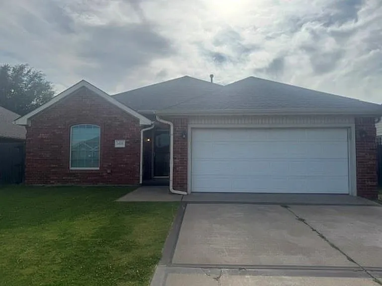 1450 Sunrise Dr — Photo 2