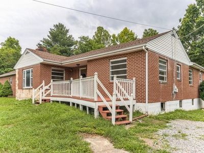 668 Paint Bank Rd, New Castle, VA, 24127