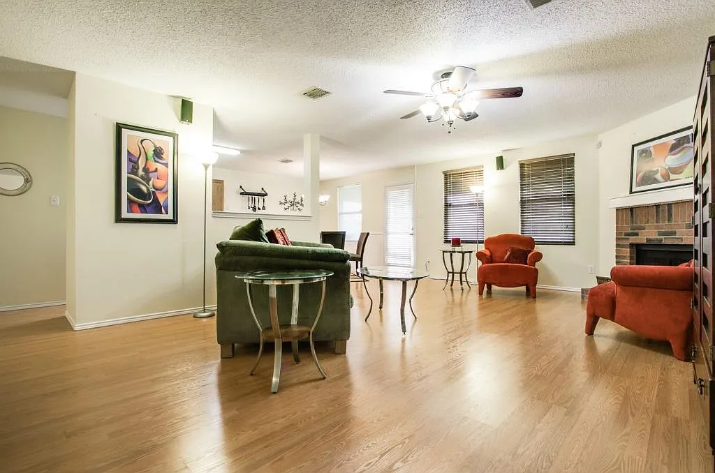 3 bed, 1588 sqft, $2,100 — Photo 4