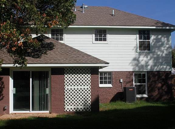 5th image of 7008 Manor Dr