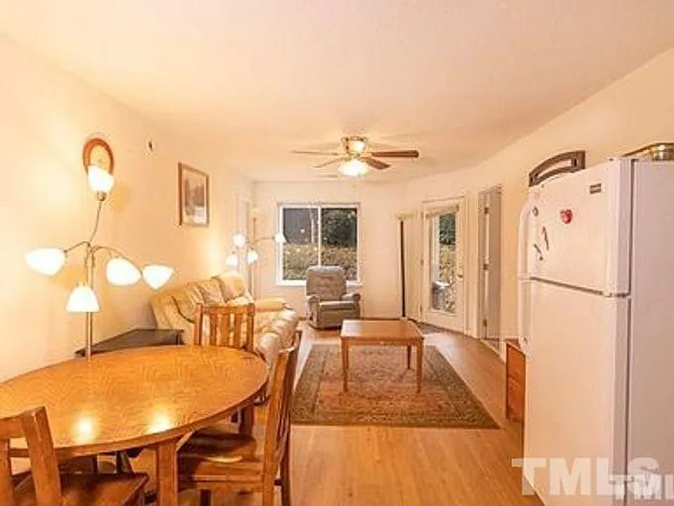 1411 Collegiate Cir #103