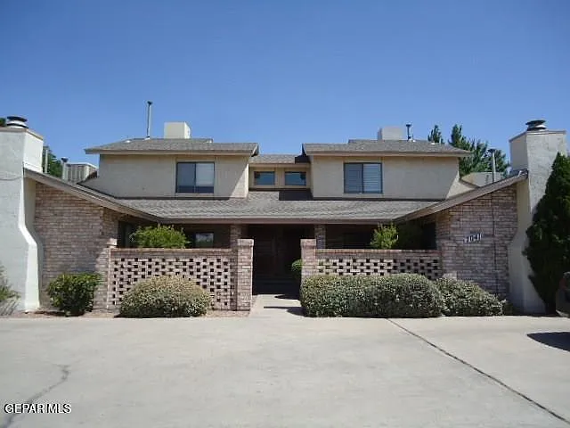 2 bed, 1.0 bath, 833 sqft, $1,400 — Photo 1
