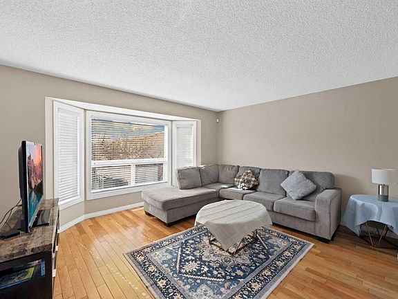 4th image of 127 Whitehaven Rd NE