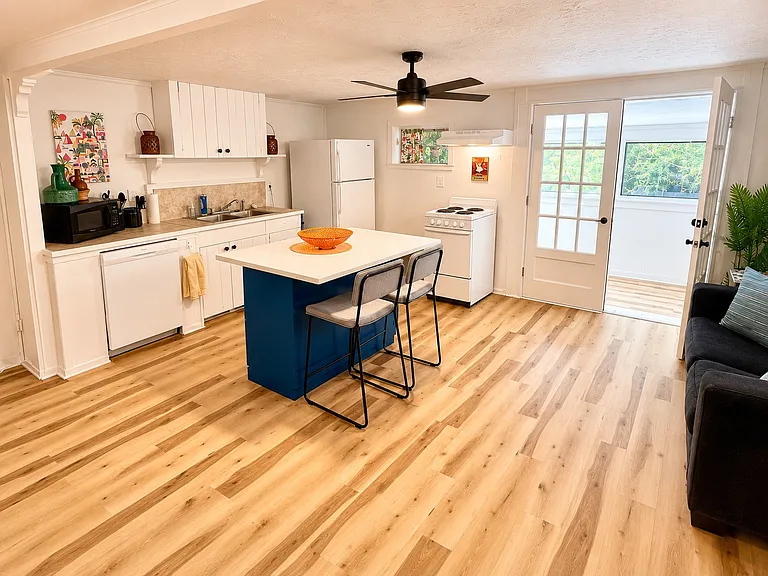 879 S Eugene St #5 — Photo 3