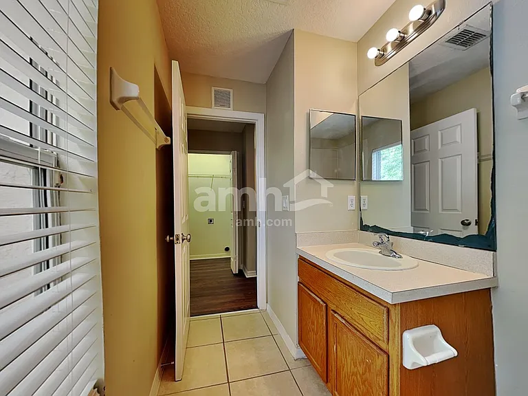 7714 Clubdale Loop — Photo 16