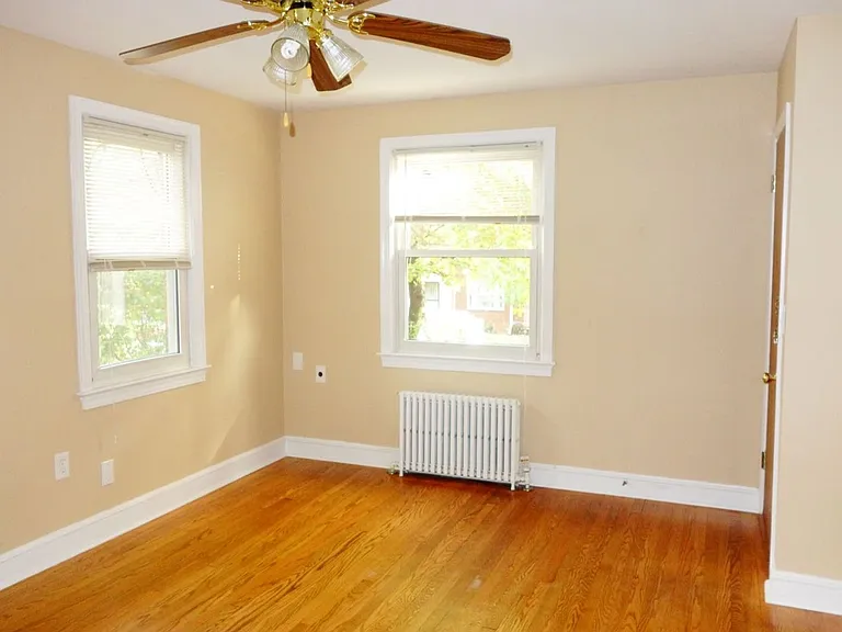 8206 Greenwood Ave — Photo 59