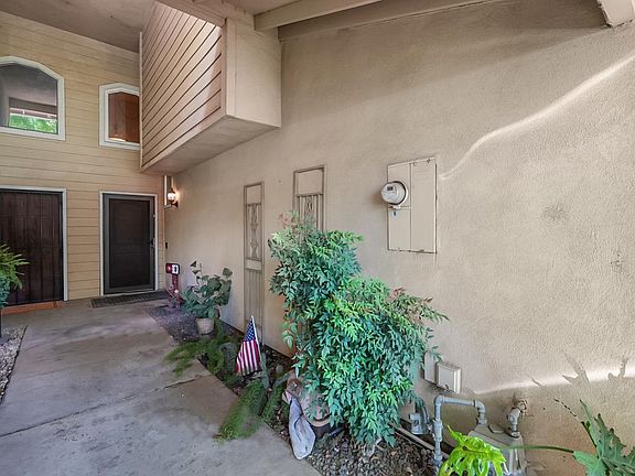 3rd image of 185 Tiffany Cir