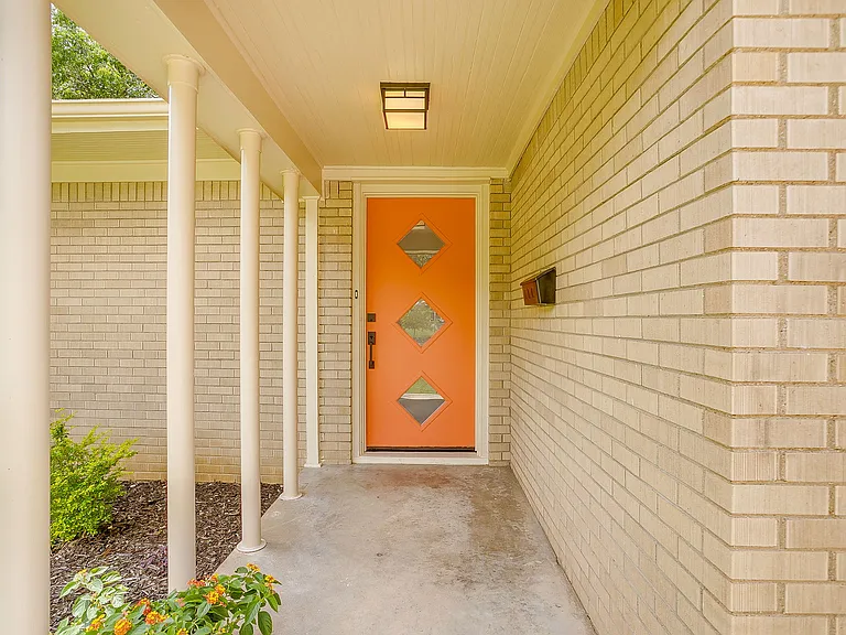 2812 Ryan Place Dr — Photo 3