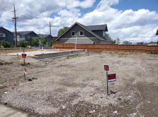 304 Everett Way, Talent, OR 97540