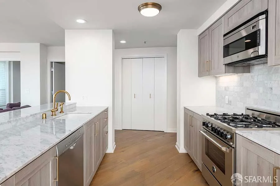 2 bed, 2.0 bath, 1857 sqft, $17,500 — Photo 4