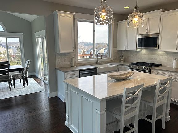 4th image of 2611 Arbor Chase Dr NE