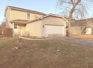 1634 Oak St, Hanover Park, IL 60133