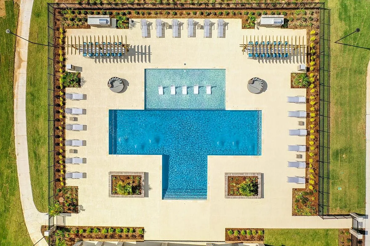 The Oasis at Southpark — Photo 2