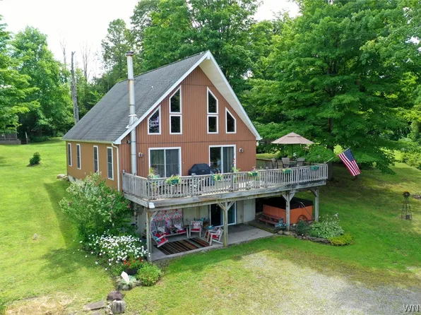 1295 Tooley Rd, Cowlesville, NY 14037