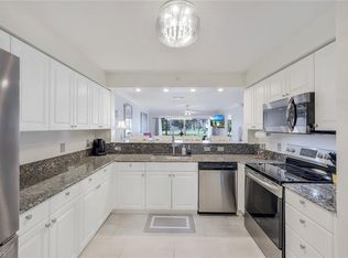 1100 Eastham Way APT 108, Naples, FL 34104