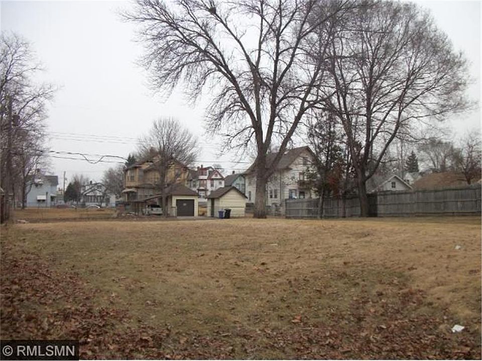 2nd image of 121 Magnolia Ave W