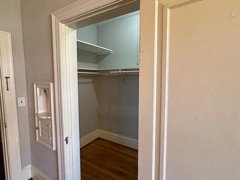Gray Court Apartments — Photo 32