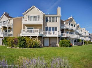 208 Gateway Ct, Union Beach, NJ 07735