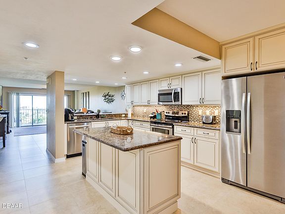 2nd image of 4 Oceans West Blvd APT 506D